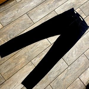 Black Levi’s, high-rise skinny size 26